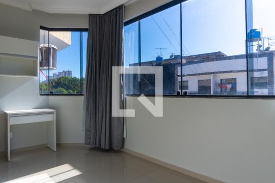 Quarto 2 de apartamento para alugar com 2 quartos, 51m² em Guará Ii, Brasília