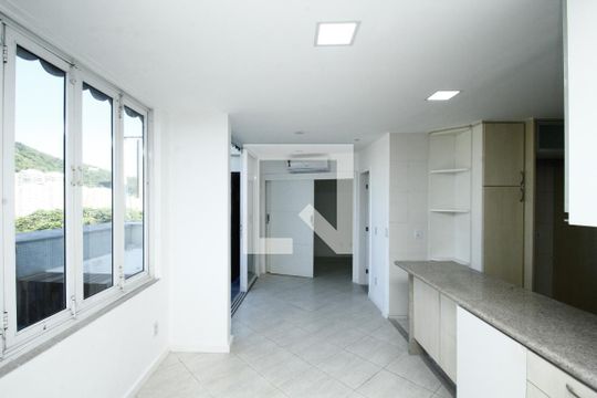 Corredor de apartamento à venda com 2 quartos, 150m² em Botafogo, Rio de Janeiro