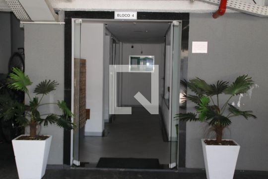 Hall de Entrada de apartamento para alugar com 2 quartos, 50m² em Taquara, Rio de Janeiro