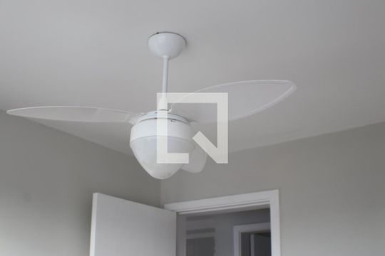 Quarto 1 de apartamento para alugar com 2 quartos, 50m² em Taquara, Rio de Janeiro
