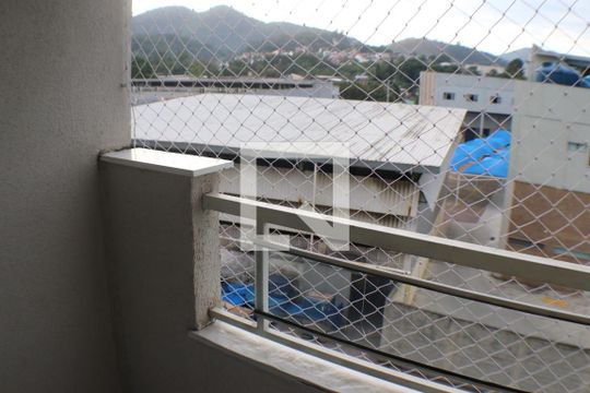 Sala de apartamento para alugar com 2 quartos, 50m² em Taquara, Rio de Janeiro