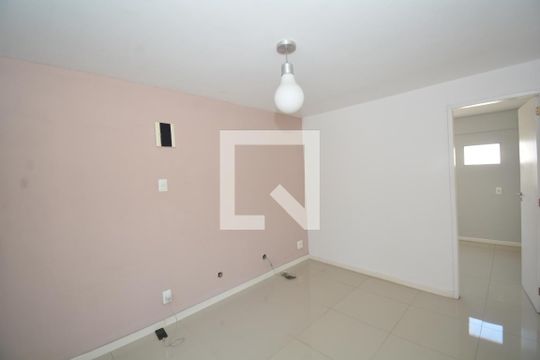 Sala de apartamento à venda com 2 quartos, 45m² em Irajá, Rio de Janeiro