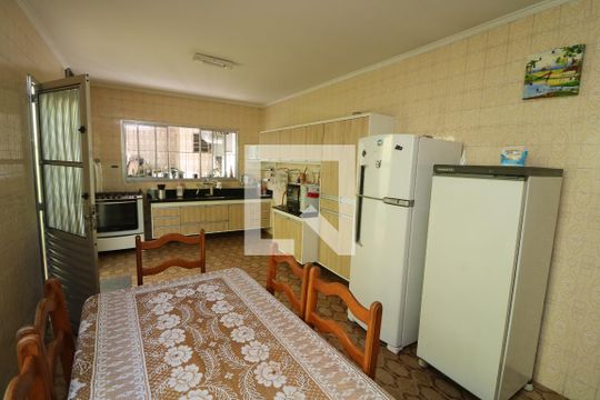 Cozinha  de casa à venda com 3 quartos, 200m² em Jardim Vila Formosa, São Paulo