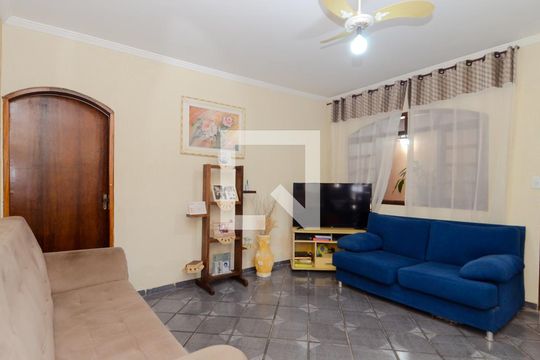 Sala de casa para alugar com 2 quartos, 160m² em Jardim Moreira, Guarulhos