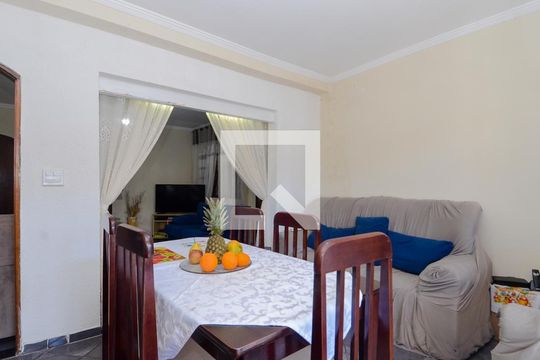 Sala de casa para alugar com 2 quartos, 160m² em Jardim Moreira, Guarulhos