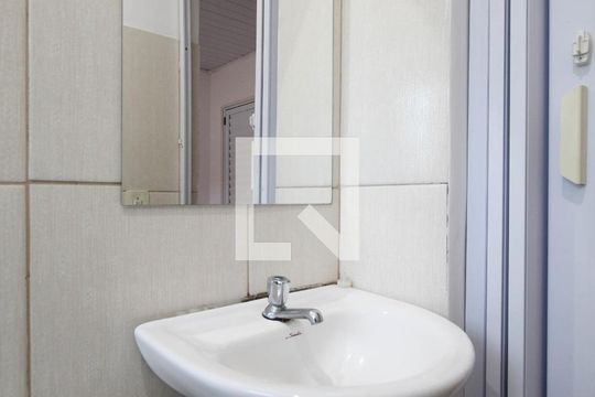 Banheiro de apartamento para alugar com 1 quarto, 19m² em Vila Yara, Osasco