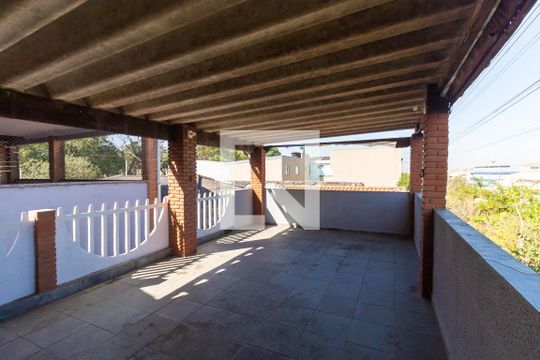 Churrasqueira de casa à venda com 5 quartos, 300m² em Jardim Eliane, São Paulo