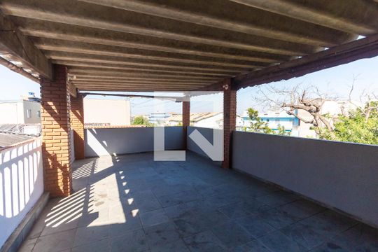 Churrasqueira de casa à venda com 5 quartos, 300m² em Jardim Eliane, São Paulo