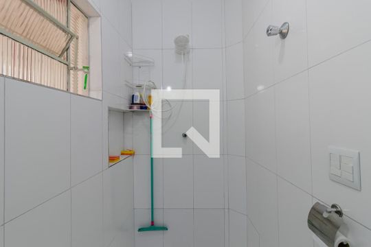 Banheiro  de casa à venda com 2 quartos, 100m² em Vila Nair, São Paulo