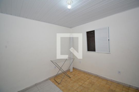 Quarto de kitnet/studio para alugar com 1 quarto, 50m² em Inhauma, Rio de Janeiro
