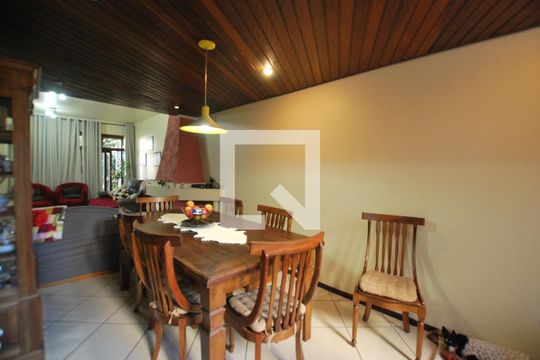 Sala de Jantar de casa à venda com 5 quartos, 222m² em Teresópolis, Porto Alegre