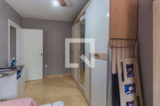 Quarto 1 de apartamento à venda com 2 quartos, 70m² em Passo da Areia, Porto Alegre