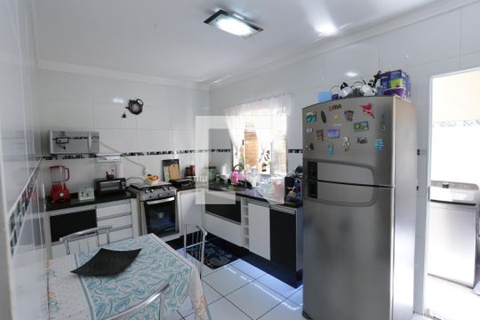 Cozinha de casa de condomínio à venda com 2 quartos, 133m² em Jardim Ponte Rasa, São Paulo