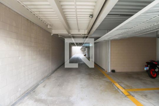 Garagem de casa de condomínio à venda com 2 quartos, 110m² em Vila Alpina, São Paulo