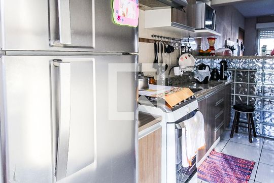 Cozinha de apartamento à venda com 2 quartos, 60m² em Jardim Itu, Porto Alegre