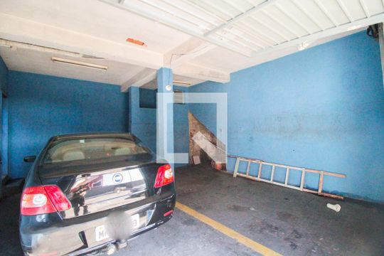 Garagem de casa à venda com 3 quartos, 120m² em Jardim Lageado, São Paulo