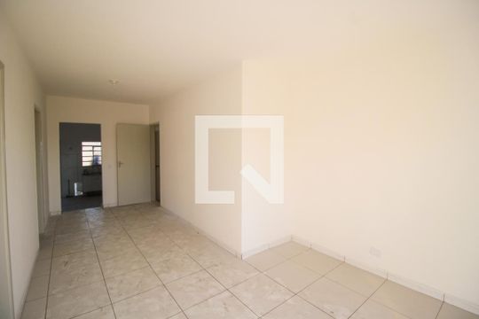 Sala de casa à venda com 3 quartos, 120m² em Jardim Lageado, São Paulo