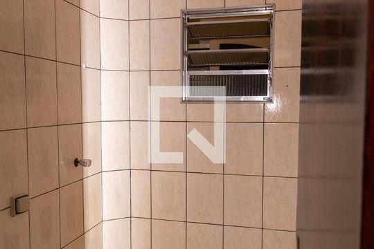 Banheiro de apartamento para alugar com 2 quartos, 80m² em Canhema, Diadema