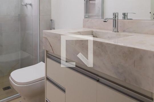 Banheiro Suíte 1 de apartamento à venda com 3 quartos, 212m² em Campo Belo, São Paulo