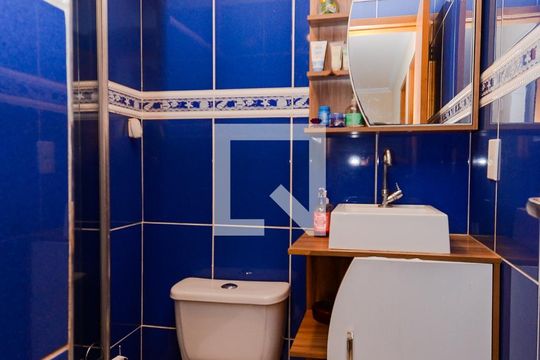 Banheiro de apartamento para alugar com 2 quartos, 52m² em Vila Rio de Janeiro, Guarulhos