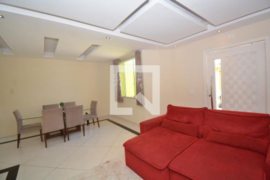 Sala de casa à venda com 3 quartos, 448m² em Penha Circular, Rio de Janeiro