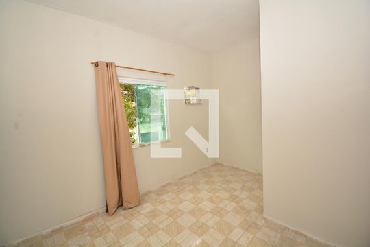 Quarto de casa para alugar com 1 quarto, 50m² em Vaz Lobo, Rio de Janeiro