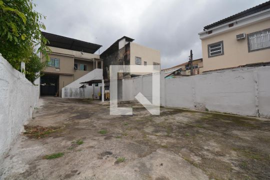 Garagem de casa para alugar com 1 quarto, 50m² em Vaz Lobo, Rio de Janeiro