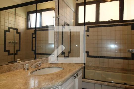 Banheiro da Suíte de apartamento para alugar com 1 quarto, 70m² em Cambuí, Campinas