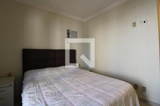 Quarto (suíte) de apartamento para alugar com 1 quarto, 70m² em Cambuí, Campinas
