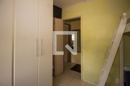 Quarto 1 de apartamento à venda com 2 quartos, 56m² em Santo Antônio, Porto Alegre