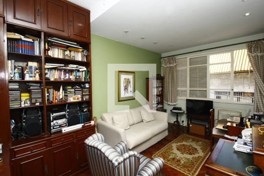 Quarto 1 de apartamento à venda com 3 quartos, 137m² em Cosme Velho, Rio de Janeiro