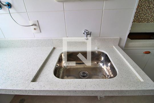 Área de Serviço de apartamento para alugar com 2 quartos, 50m² em Jardim Utinga, Santo André