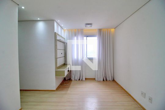 Sala de apartamento para alugar com 2 quartos, 50m² em Jardim Utinga, Santo André
