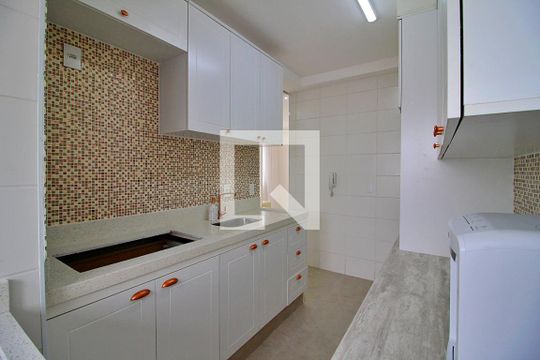 Cozinha de apartamento para alugar com 2 quartos, 50m² em Jardim Utinga, Santo André