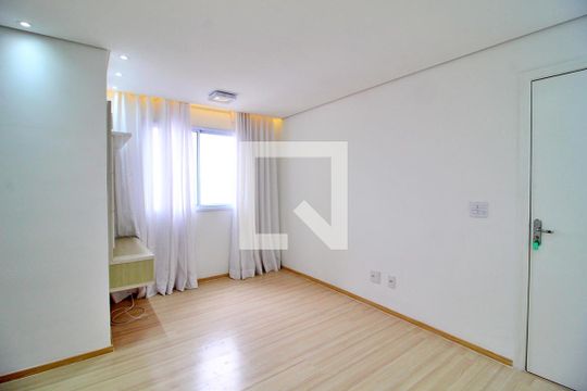 Sala de apartamento para alugar com 2 quartos, 50m² em Jardim Utinga, Santo André