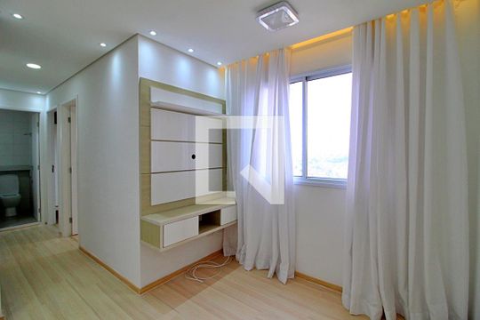 Sala de apartamento para alugar com 2 quartos, 50m² em Jardim Utinga, Santo André