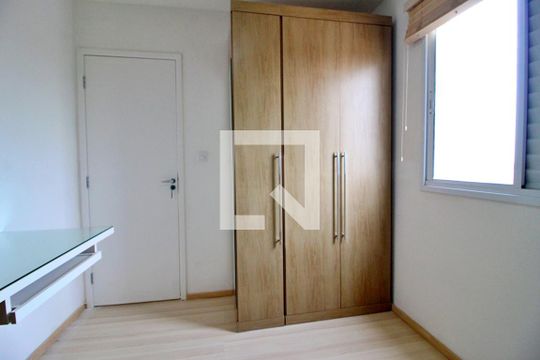 Quarto 1 de apartamento para alugar com 2 quartos, 50m² em Jardim Utinga, Santo André