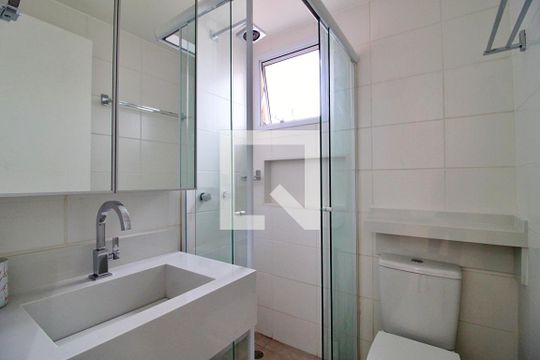 Banheiro de apartamento para alugar com 2 quartos, 50m² em Jardim Utinga, Santo André