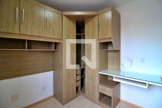 Quarto 1 de apartamento para alugar com 2 quartos, 50m² em Jardim Utinga, Santo André
