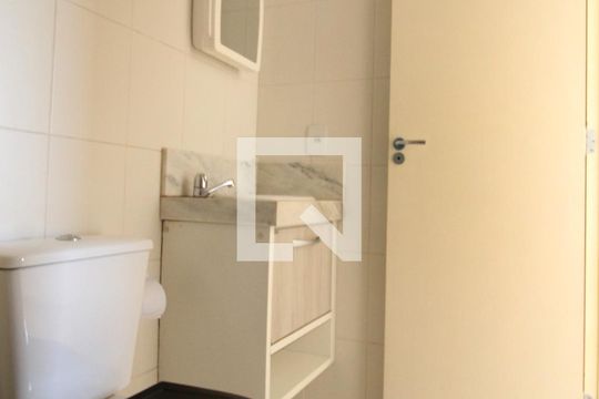 Banheiro  de apartamento para alugar com 2 quartos, 48m² em Vila Angélica, Sorocaba