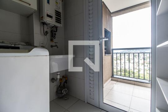 Área de Serviço de apartamento para alugar com 2 quartos, 65m² em Melville Empresarial Il, Barueri