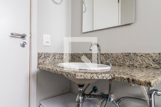 Banheiro da Suíte de apartamento para alugar com 2 quartos, 65m² em Melville Empresarial Il, Barueri
