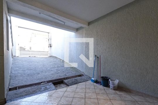 Garagem de casa à venda com 4 quartos, 272m² em Jardim Santa Clara, Guarulhos