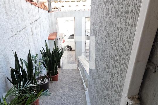 Entrada de casa à venda com 4 quartos, 272m² em Jardim Santa Clara, Guarulhos