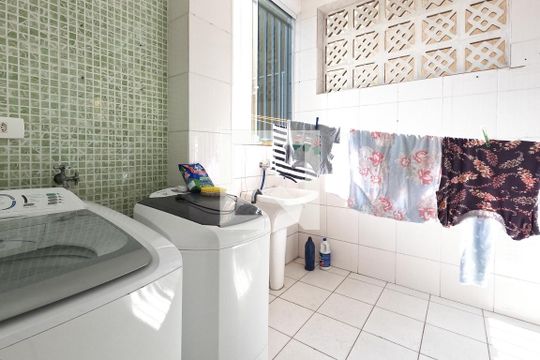 Área de Serviço de casa à venda com 4 quartos, 272m² em Jardim Santa Clara, Guarulhos