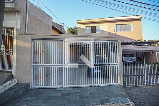 Fachada de casa à venda com 4 quartos, 180m² em Campestre, Santo André