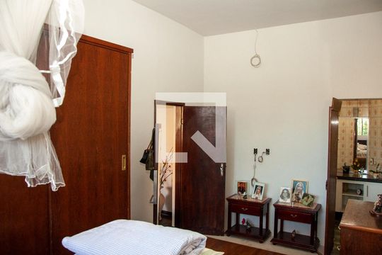 Suíte de casa à venda com 3 quartos, 250m² em Novo Eldorado, Contagem