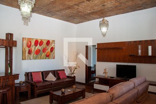 Casa à venda com 3 quartos, 250m² em Novo Eldorado, Contagem