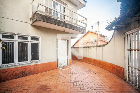 Garagem 1 de casa para alugar com 3 quartos, 205m² em Parque Marabá, Taboão da Serra