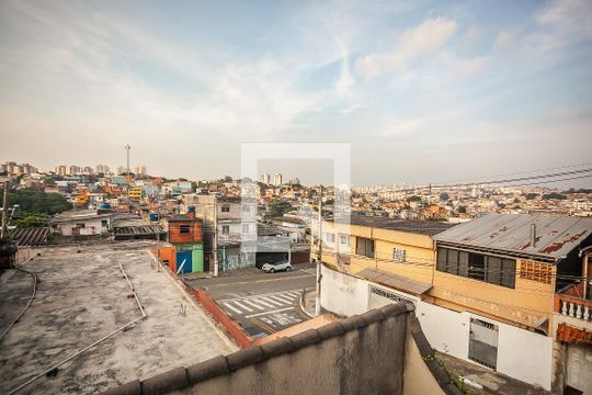 Vista Quarto 1 de casa para alugar com 3 quartos, 205m² em Parque Marabá, Taboão da Serra